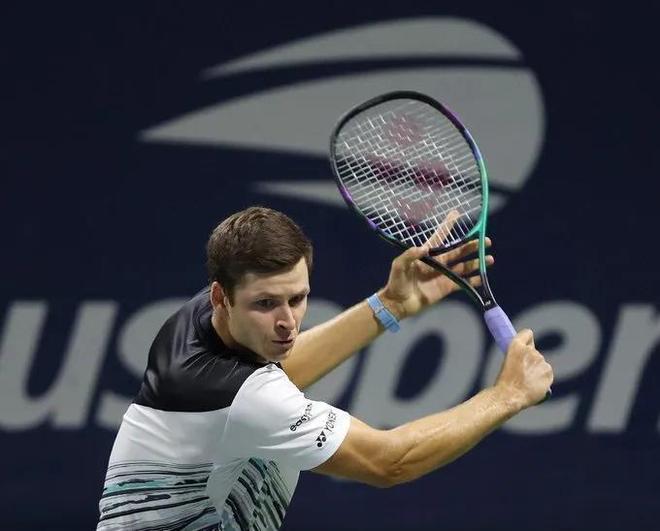 中展示出更 中展示出更