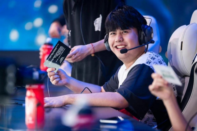 施羅德與詹金斯激情對罵解析.